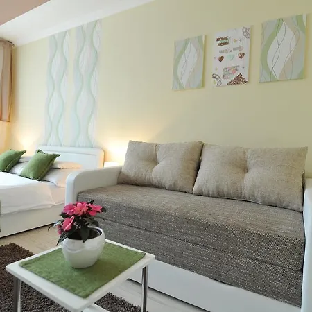 Menta Apartman * Eger